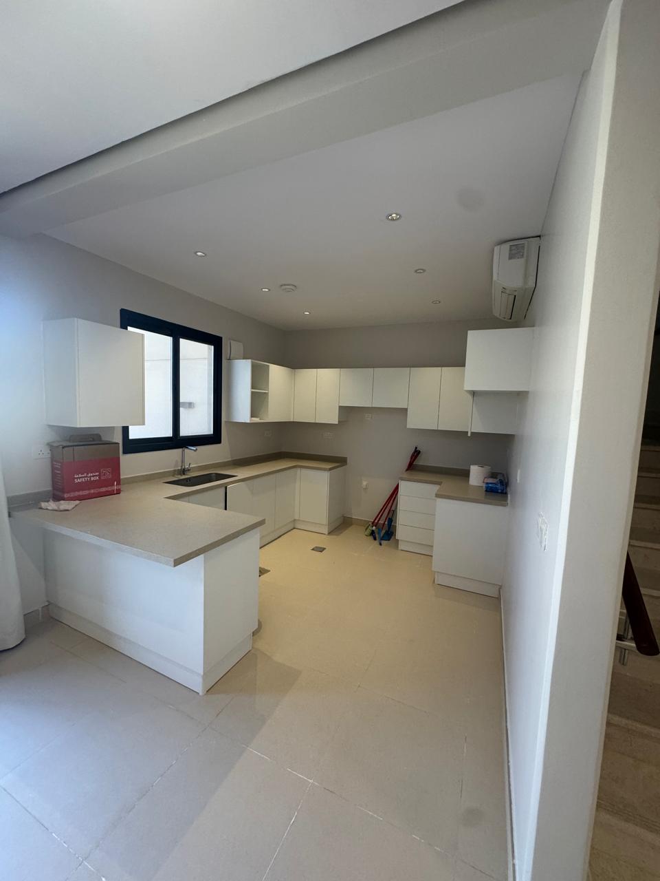  🏡 *Modern Townhouse for Rent in Sedra (Roshn) – Stylish & Family-Friendly* 👨‍👩‍👧‍👦